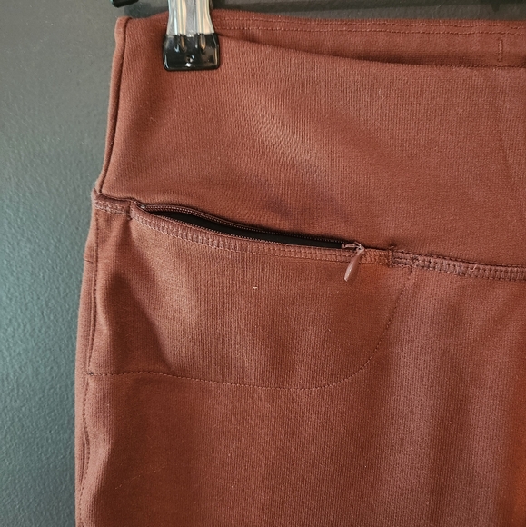 Duluth zipper pocket leggings - Picture 3 of 13